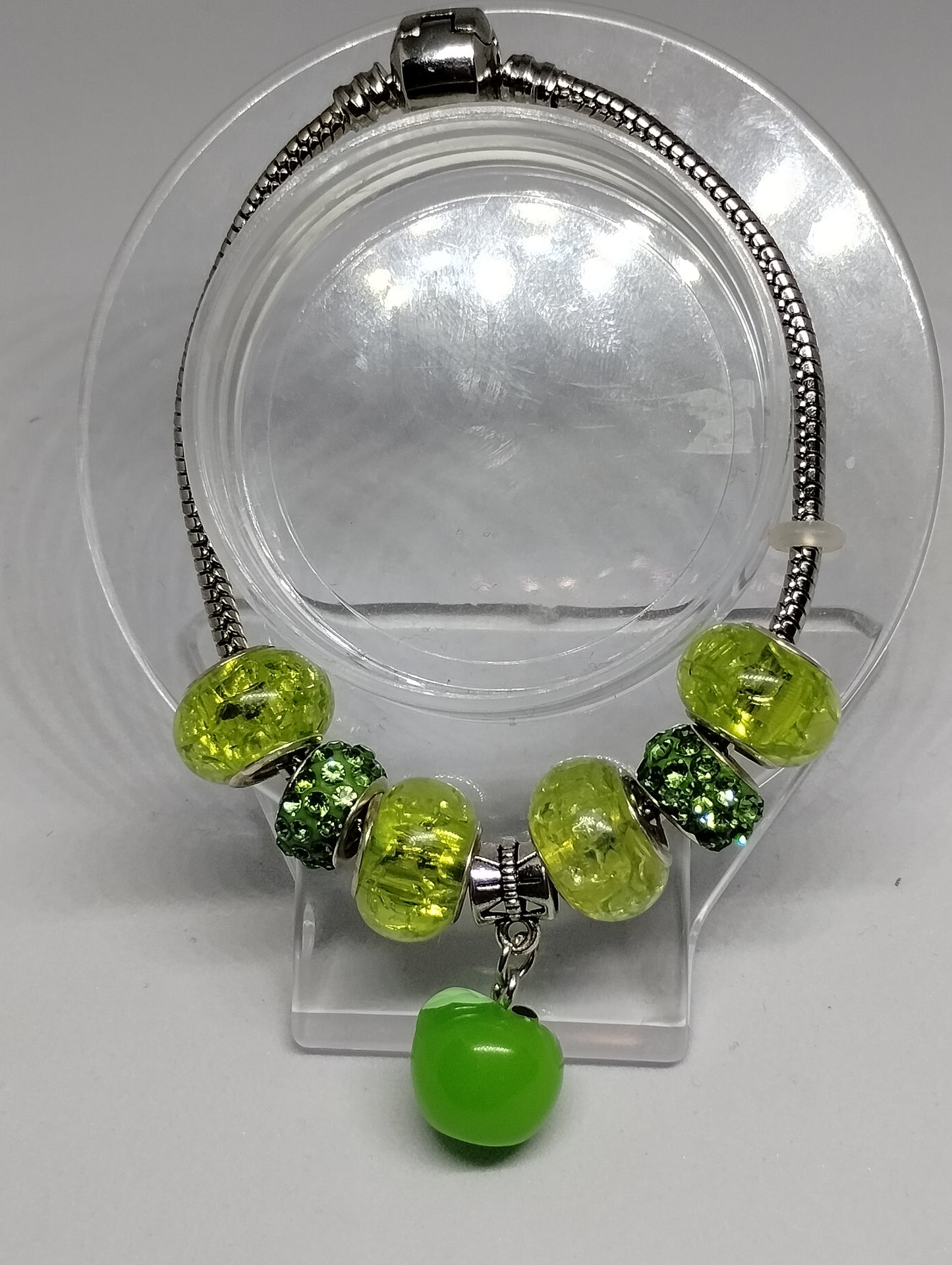 GREEN APPLE EUROPEAN STYLE BRACELET