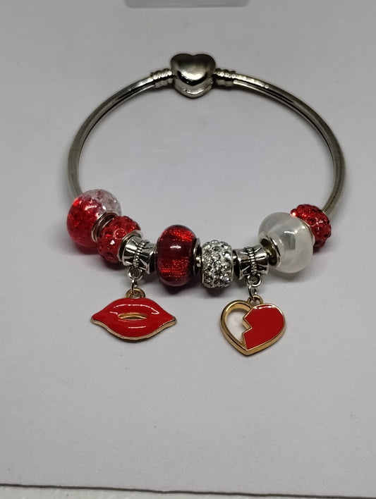 RED LIPS EUROPEAN STYLE BRACELET