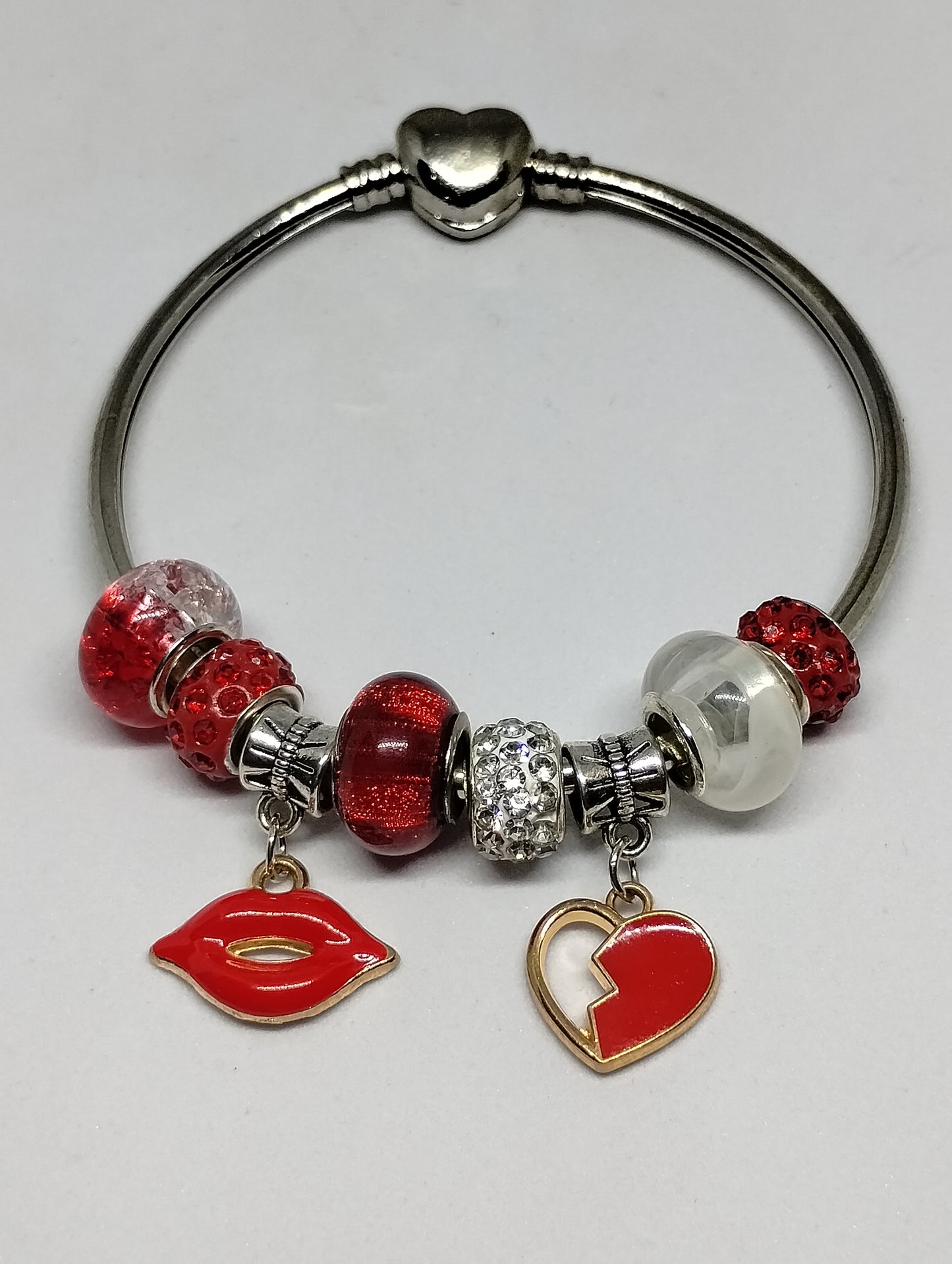 RED LIPS EUROPEAN STYLE BRACELET