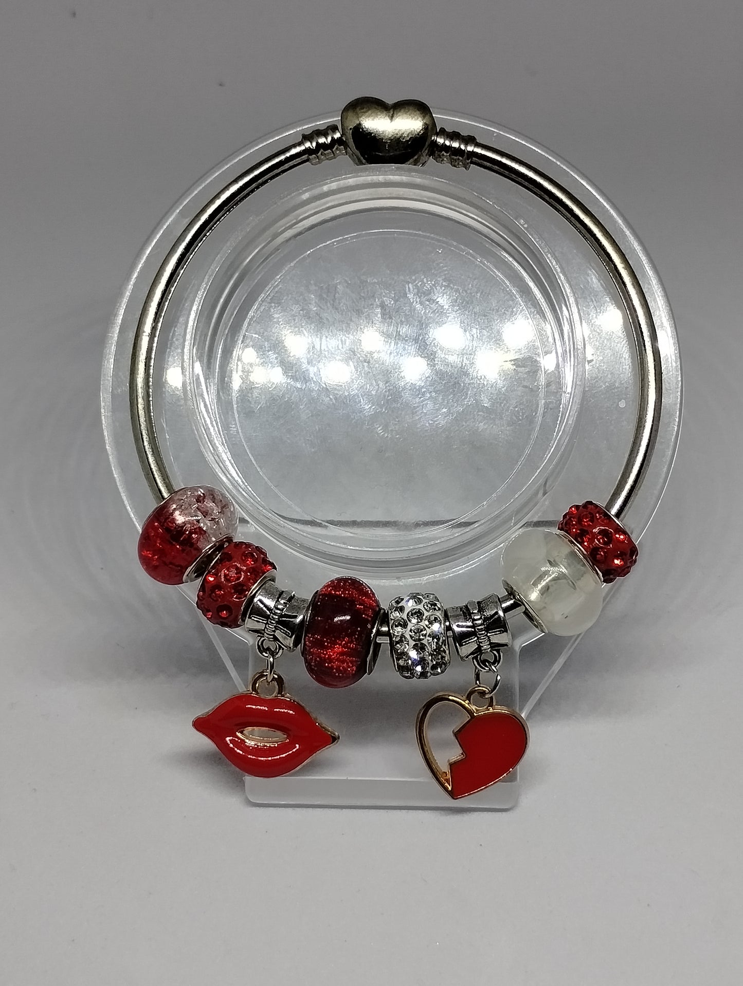 RED LIPS EUROPEAN STYLE BRACELET