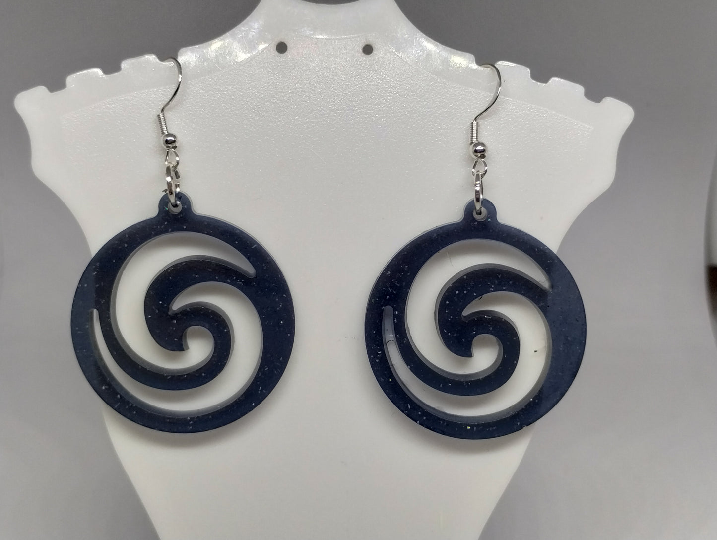 BLACK SWIRLY EARRINGS