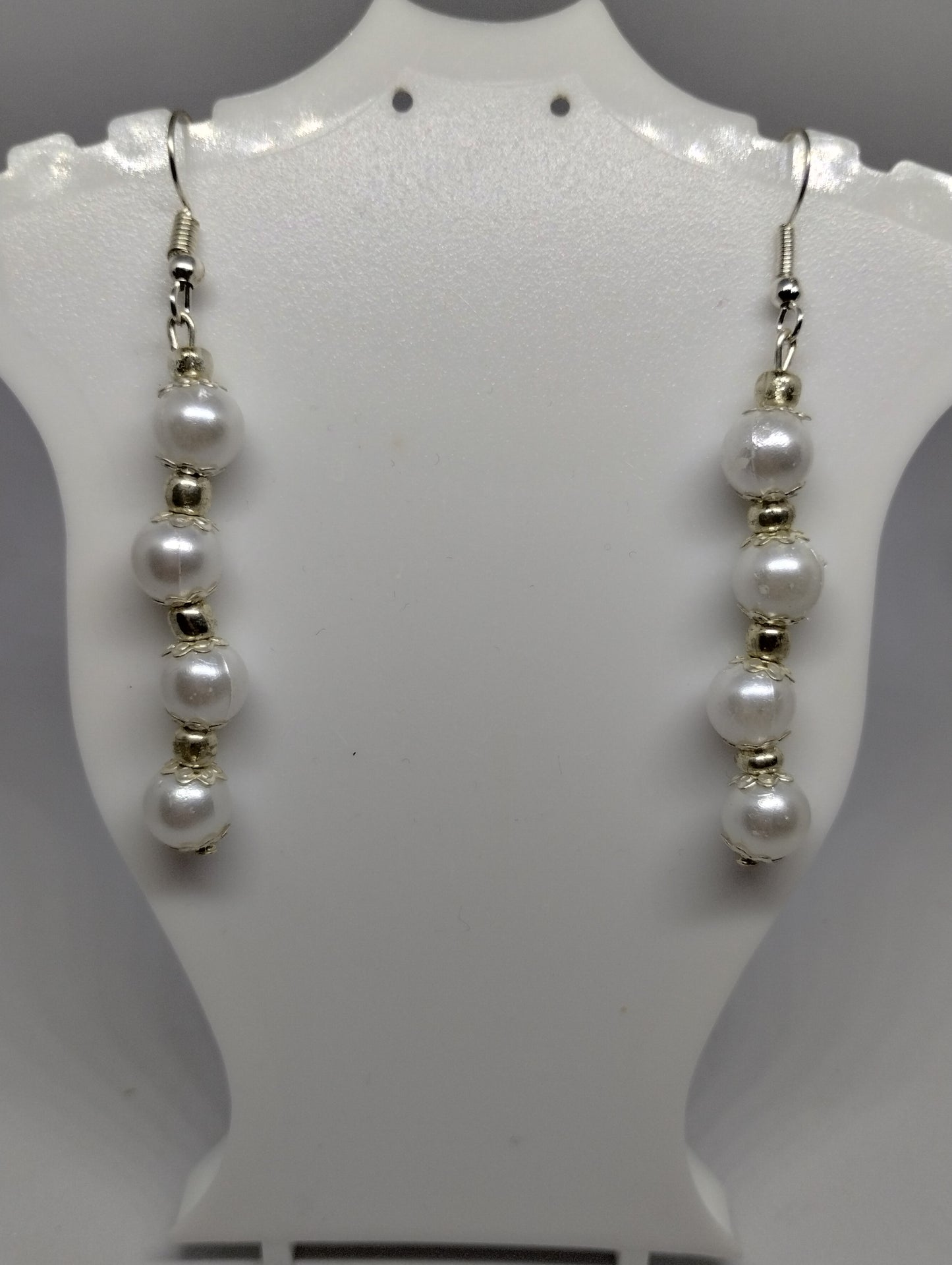 WHITE PEARL BRACELET AND EARRINGS