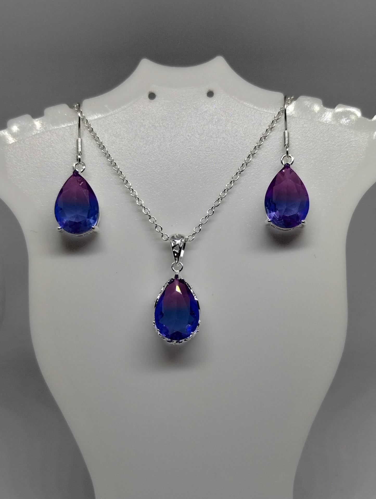 PURPLE & BLUE TEAR DROP NECKLACE AND EARRING SET