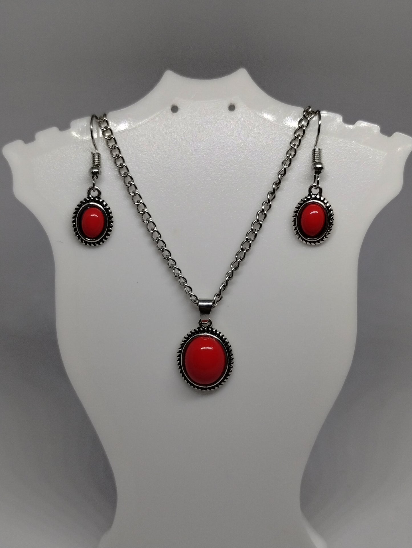 RED NECKLACE AND EARRING SET