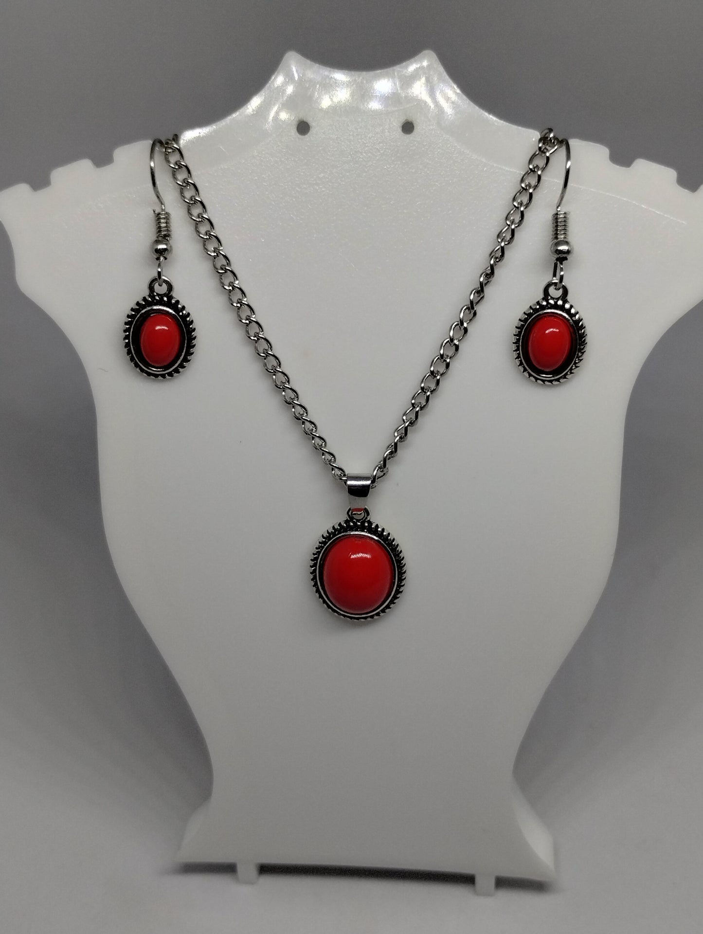 RED NECKLACE AND EARRING SET