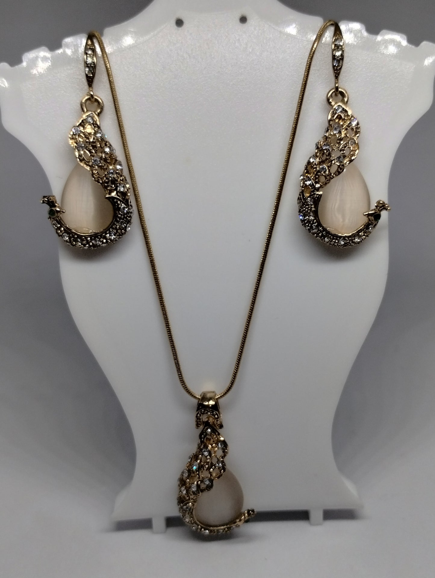 PEACOCK NECKLACE AND EARRING SET