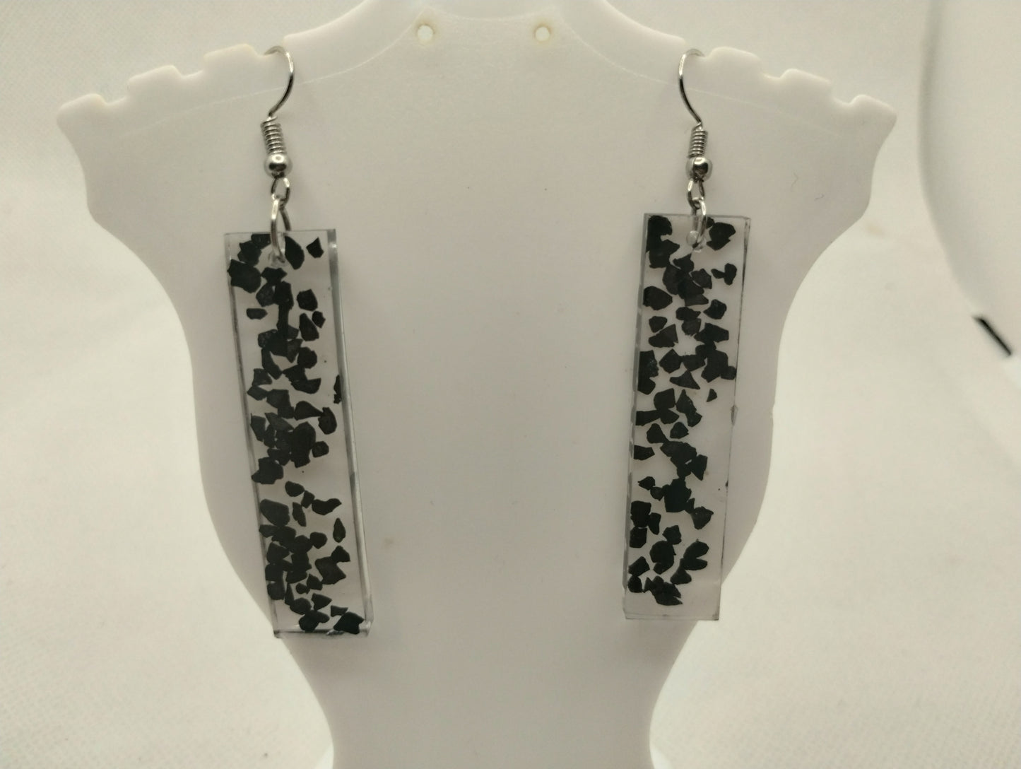 CLEAR AND BLACK EARRINGS