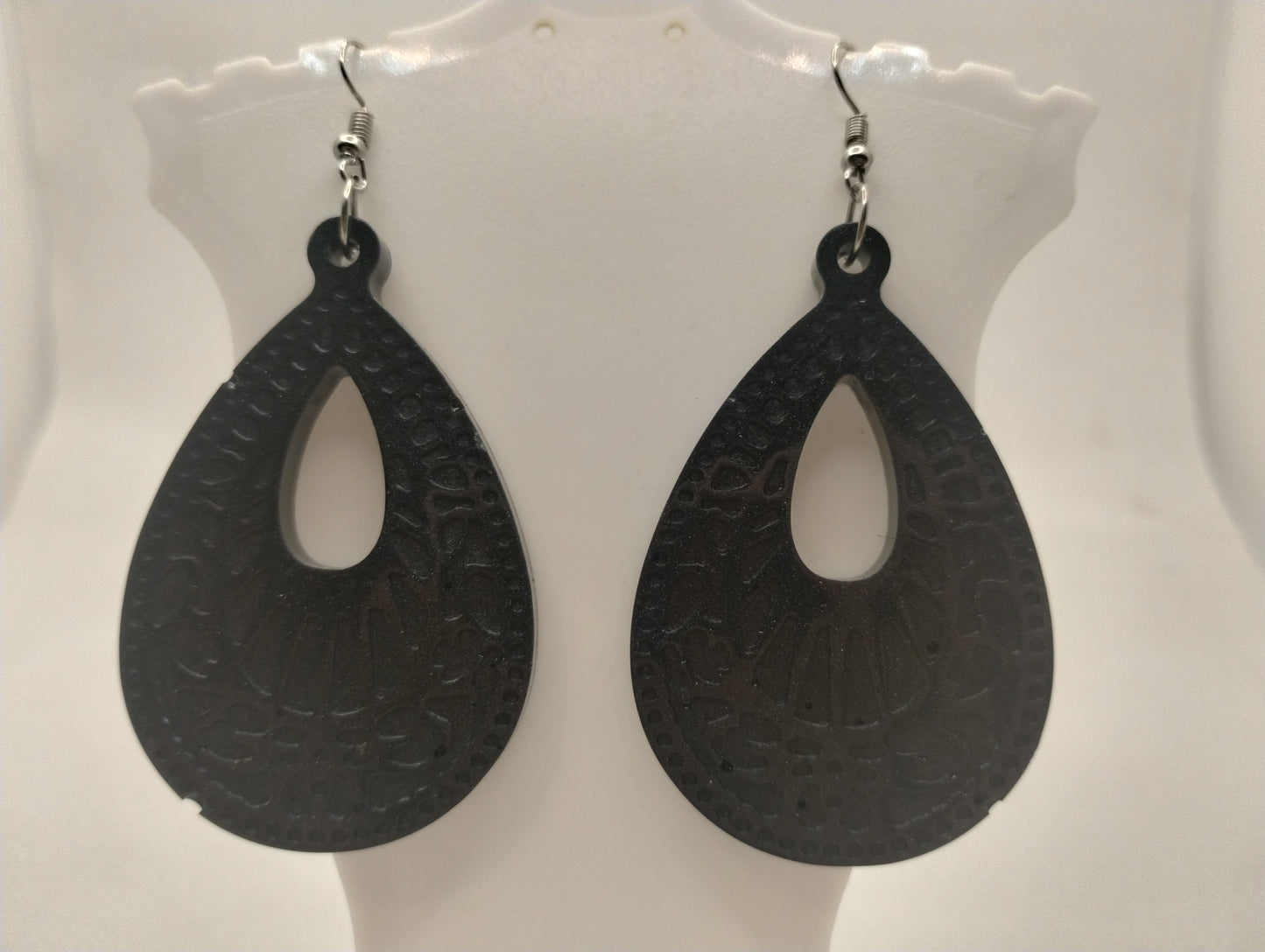 BLACK EARRINGS