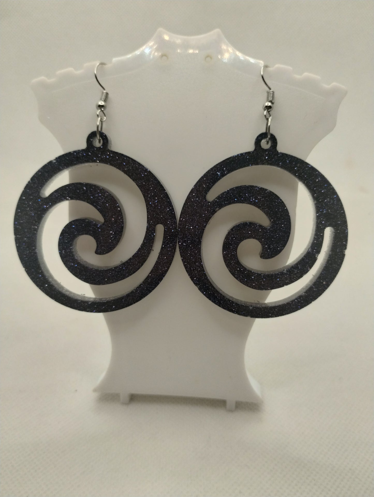 SHINY BLACK SWIRLY EARRINGS