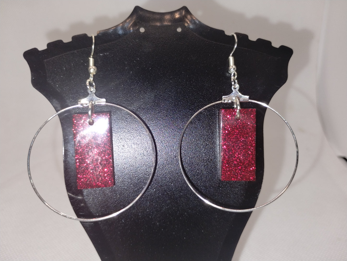 SHINY RED HOOP EARRINGS