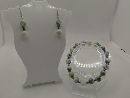 BLUE GREEN AND WHITE BRACELET AND EARRINGS SET