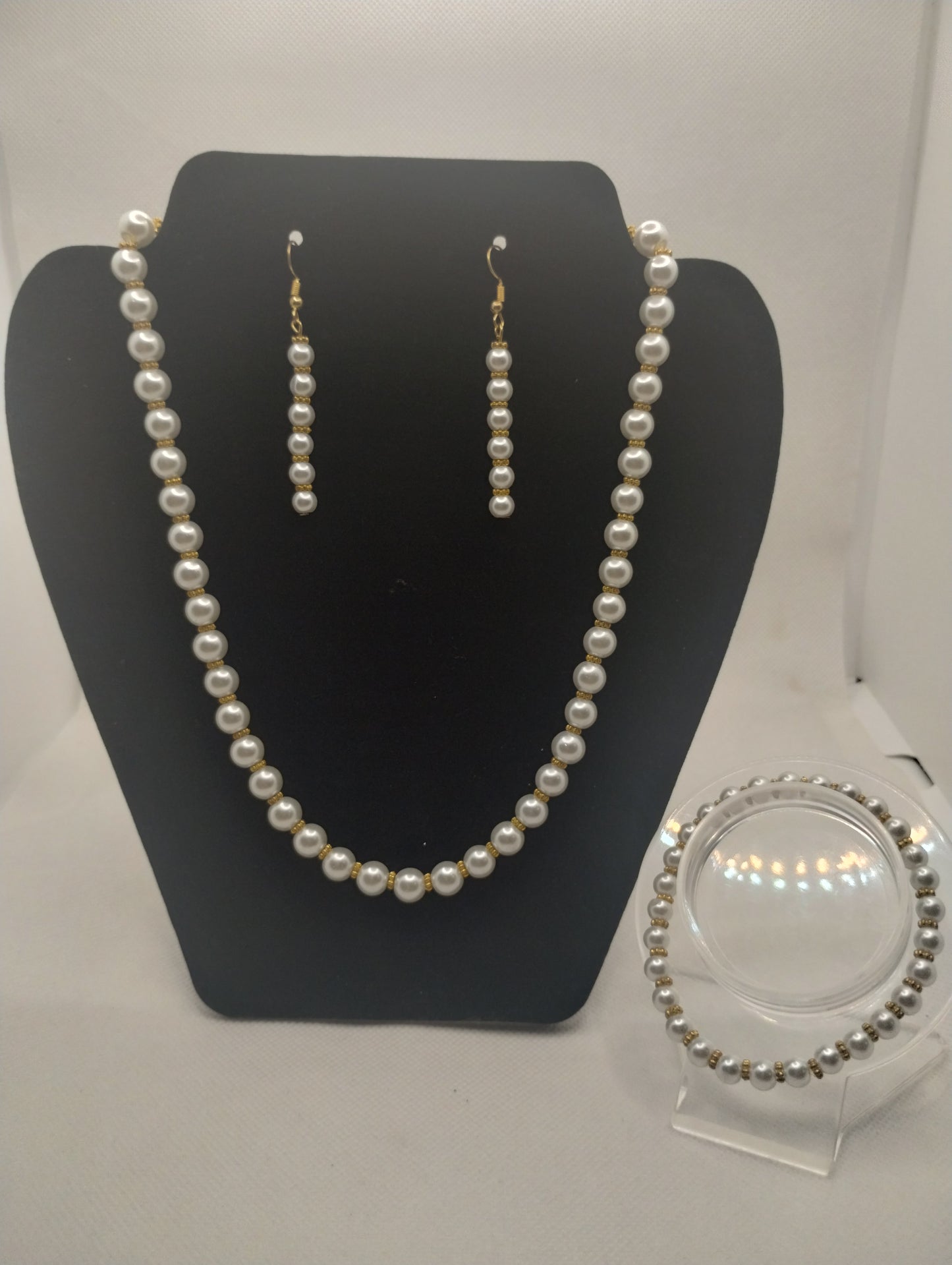 GOLD AND PEARL FULL SET